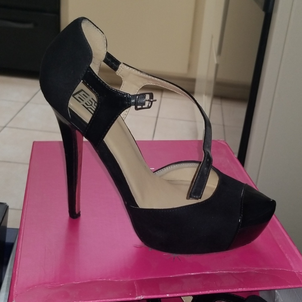 Shoedazzle Sonia black heels worn one time!